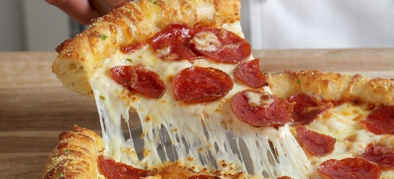 طرز تهیه پیتزا پپرونی pepperoni pizza